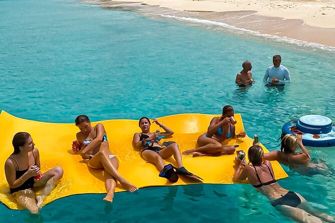 2-Hour Private Luxury Champagne Sunset Cruise - Included Amenities and Refreshments