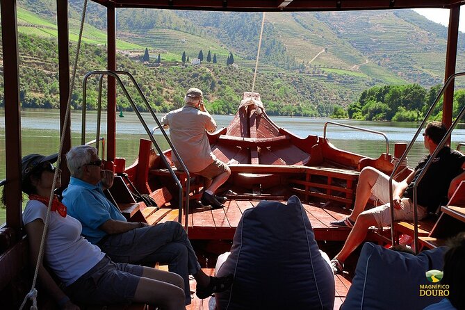 2-Hour Rabelo Boat Tour in Pinhão - Audio Guide Features