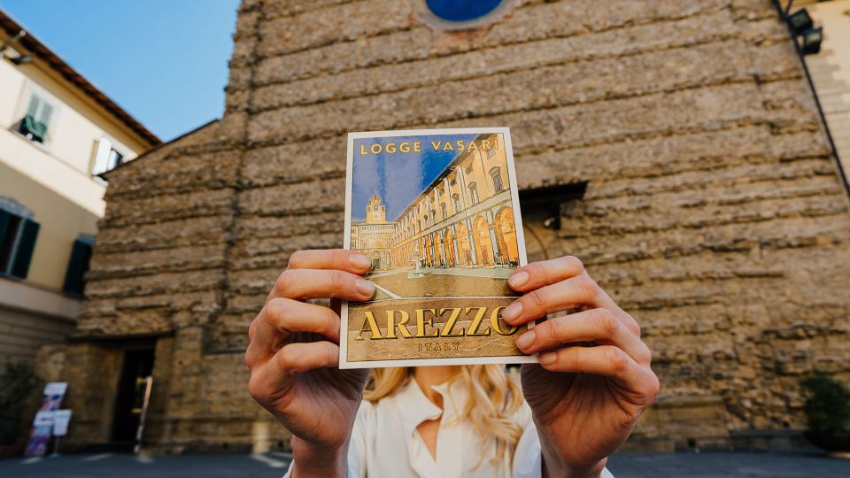 2 Hours Free Arezzo Tour Without the Use of Your Smartphone - Digital Detox Concept