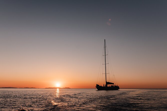 3 Day & 2 Night Whitsunday Islands Maxi Sailing Adventure on Broomstick - Meal Plans