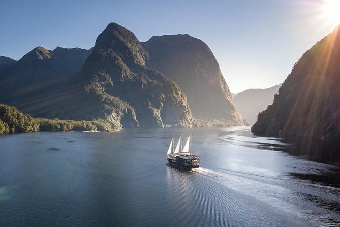 3 Day Doubtful Sound Overnight Cruise and Glowworm Tour From Queenstown - Meals Included