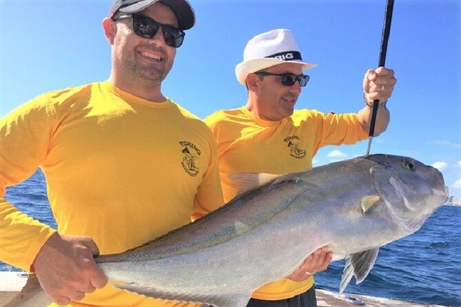 4-Hour Day or Night-Time Reef Bottom Fishing Charter in Fort Lauderdale - Onboard Amenities and Services