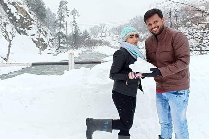 5-Days Kashmir Tour Includes Accommodation and Private Transportation - Trekking to Khilanmarg Valleys Wildflower Meadows