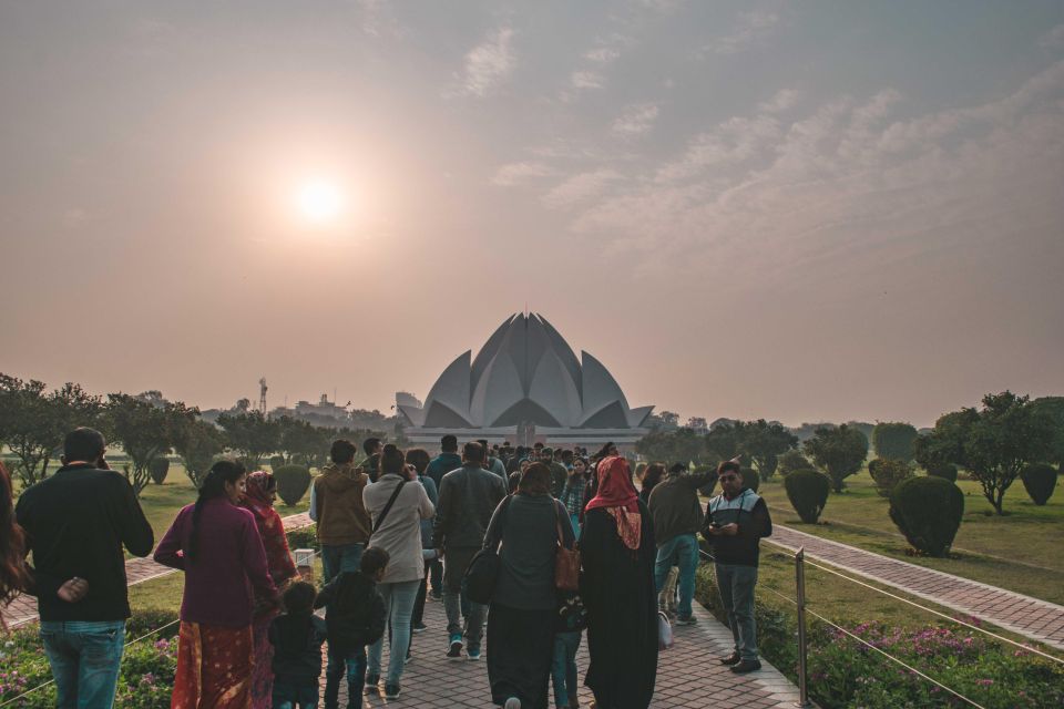 5-Hour Half Day Delhis Temples Tour (No Shopping Tour) - Temple Descriptions