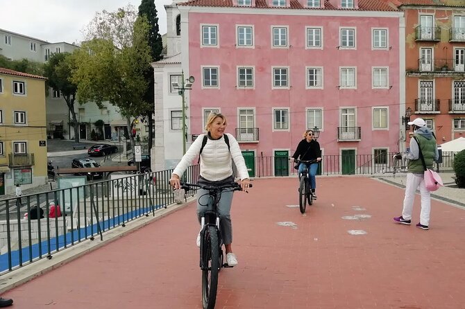 7 Hills and 14 Viewpoints - Lisbon E-Bike Tour - Location and Transportation