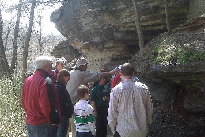 70-Minute Guided Downtown Eureka Springs Walking Tour - Accessibility and Fitness Requirements