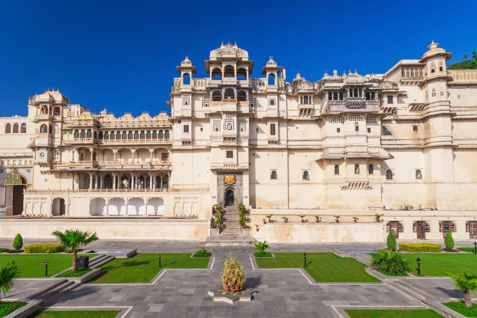 A Complete Tour in Udaipur at 2 Days With Guide Service - Day 2 Itinerary