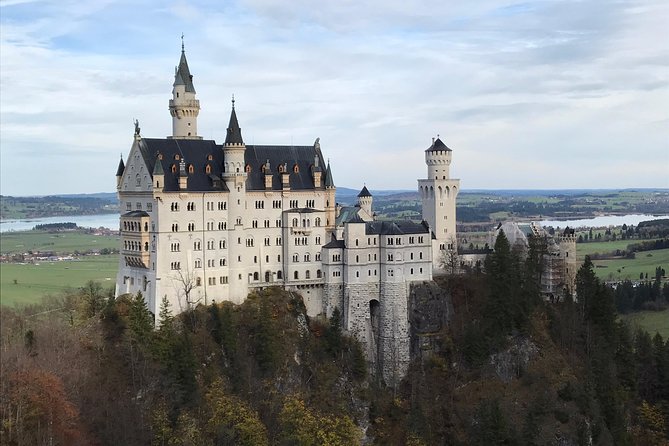 A Full Day Private Tour of Neuschwanstein Castle From Garmisch-Partenkirchen - Oberammergau Village