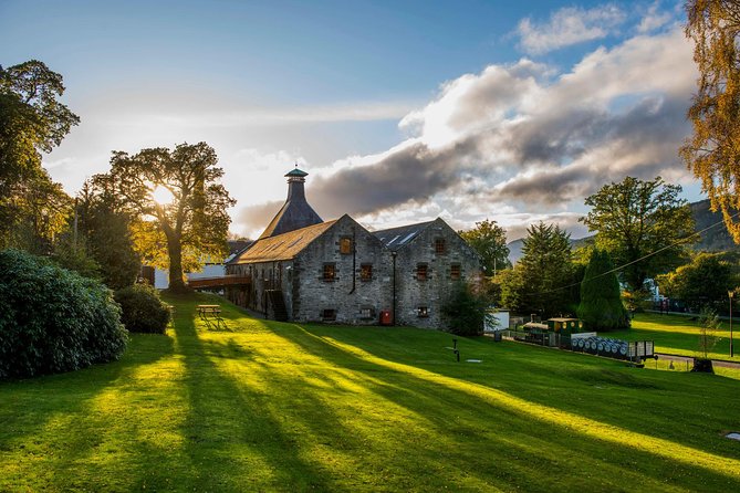 Aberfeldy Distillery Experience - Whisky Tasting in Whisky Lounge