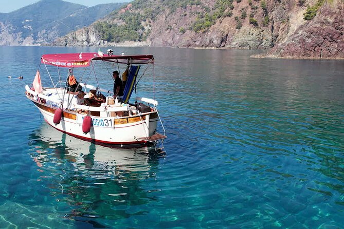 Afternoon Boat Tour to Cinque Terre With Brunch on Board - Activities During the Tour