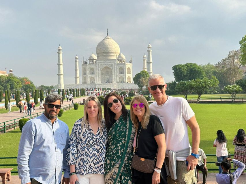 Agra:Agras Masterpieces: Guided Tour of Taj Mahal and Agra - Highlights of the Tour