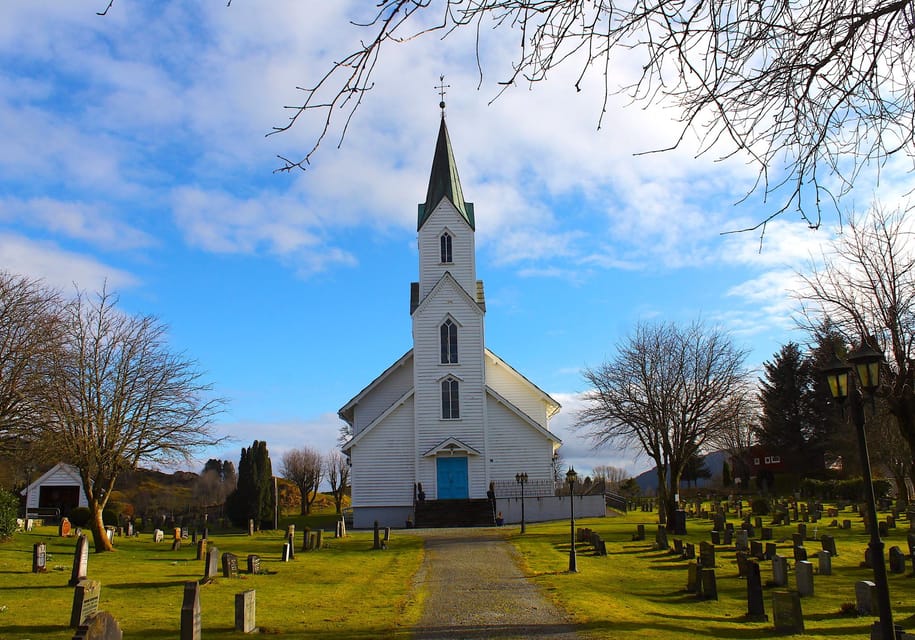 Alesund-Sæbø Round Trip (1.5 Hour Stop in Sæbø) - Scenic Attractions