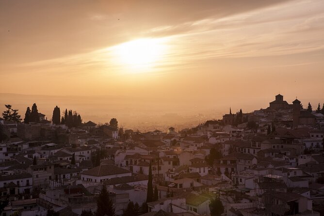 Alhambra With Nazaries Palaces Private Tour - Touring the Alcazaba Fortress