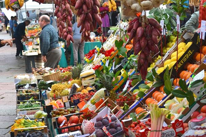 An Exclusive Experience: Food Market, Private Chef and Lunch! - Market Visit Insights