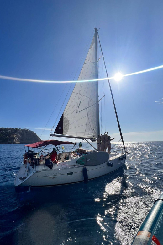 ANDRATX: ONE DAY TOUR ON A PRIVATE SAILBOAT - Included Amenities