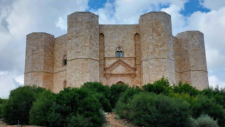 Andria: Castel Del Monte Private Historical Tour - Unique Architectural Features