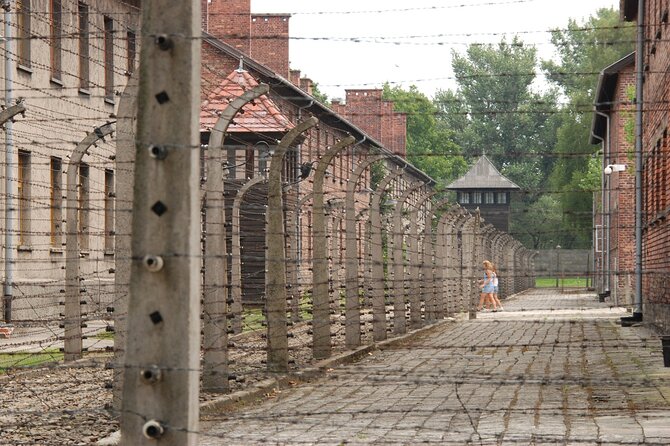 Auschwitz & Birkenau Live Guide Tour Entrance Ticket - Meeting Point and Location