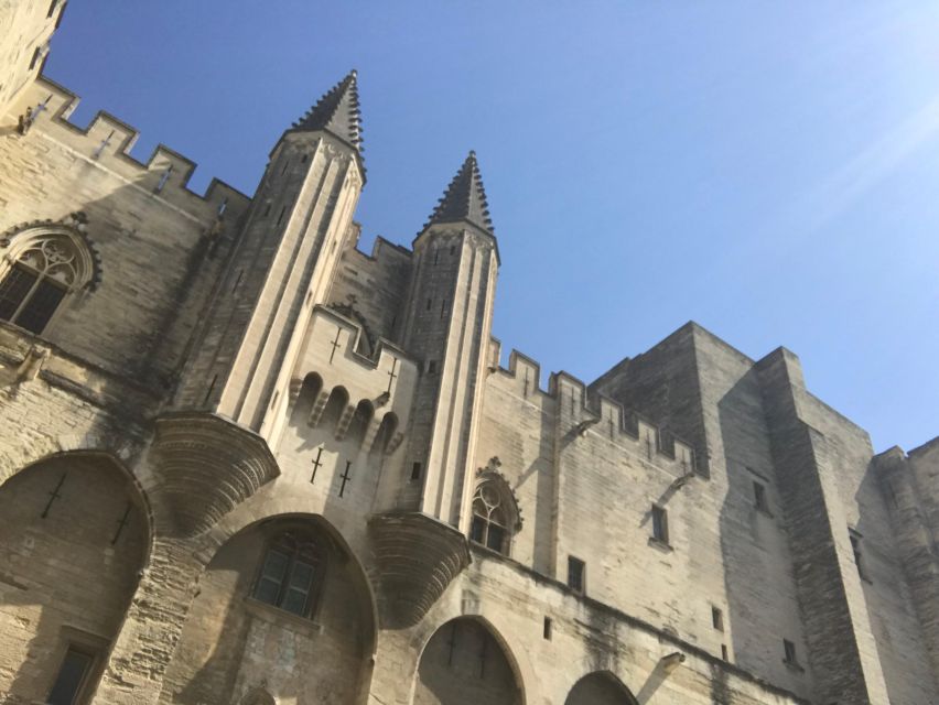 Avignon: Emblematic Squares Tour - Highlights of the Tour