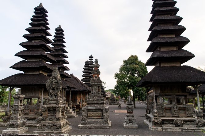Banyumala Waterfalls With Tanah Lot Sunset Tour - Exploring Taman Ayun Temple