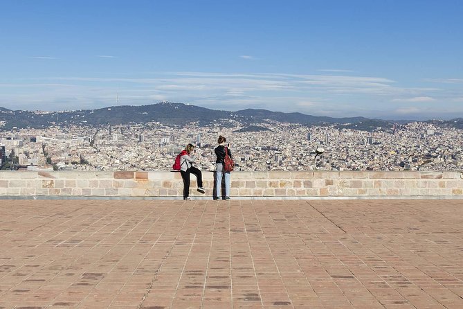 Barcelona Best Views: Old Town, Cable Car, Montjuic Castle & Magic Fountain Show - Riding the Montjuic Cable Car