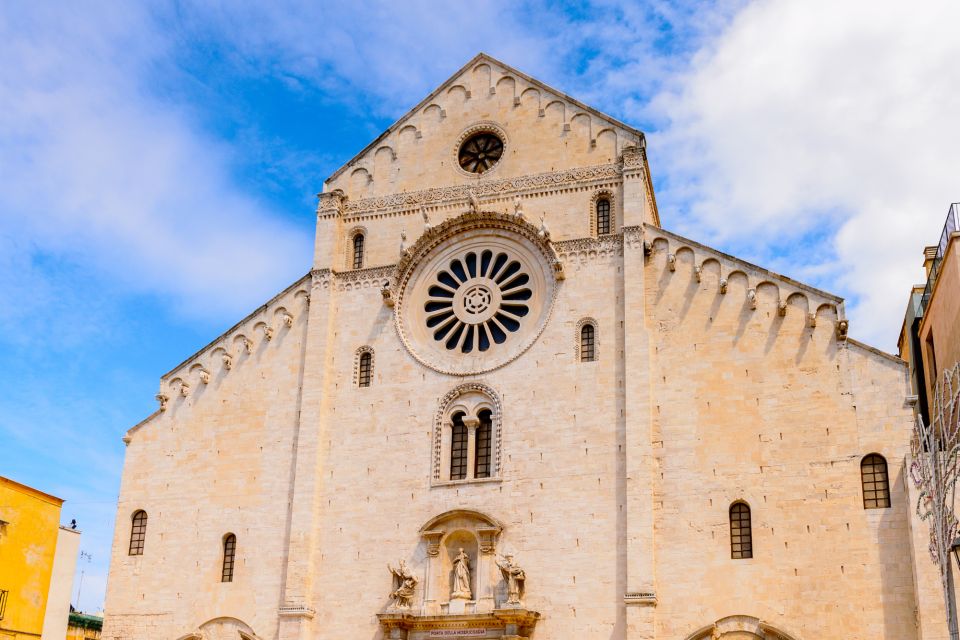 Bari: First Discovery Walk and Reading Walking Tour - Flexible Tour Features