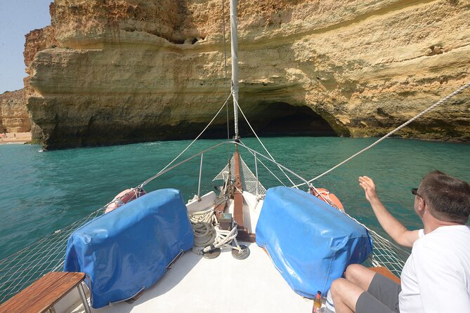 Benagil Coastline Tour - Allboat - Meeting Point and Arrival