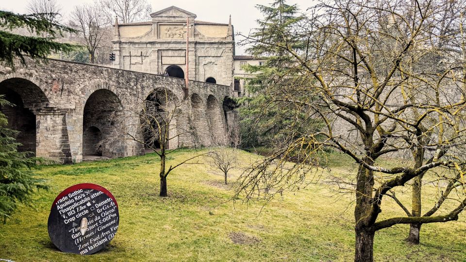 Bergamo: Città Alta Highlights Self-guided Walk - How the Tour Works