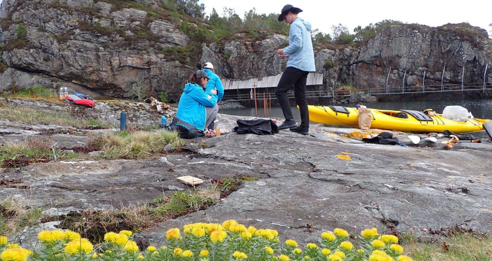 Bergen: Øygarden Islets Guided Kayaking Tour - Kayaking Experience