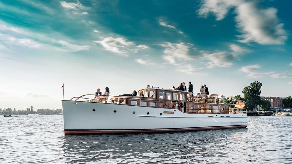 Berlin: Electric Yacht Cruise With 4-Course Dinner - Culinary Highlights