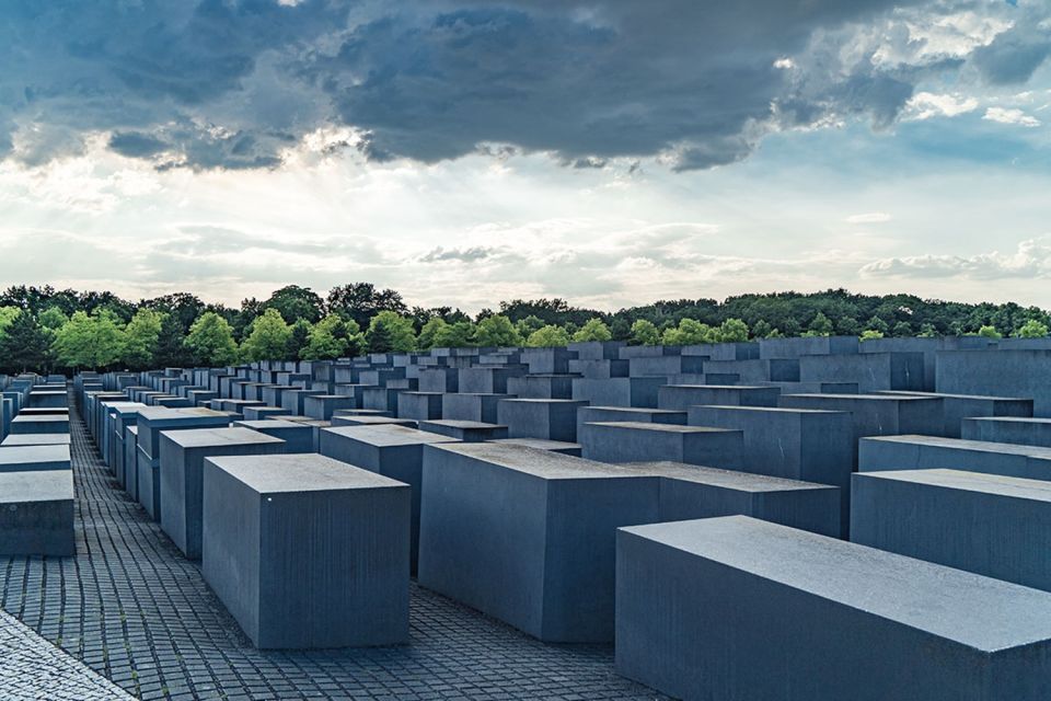 Berlin: Half-Day Private History & Highlights Walking Tour - Guided Tour Details