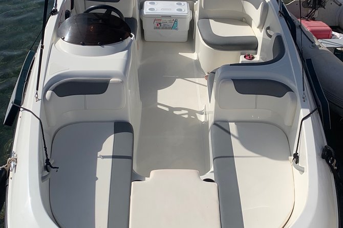 Bluemarine.Me License Free Bayliner Element E5 Rental - Inclusions of the Rental