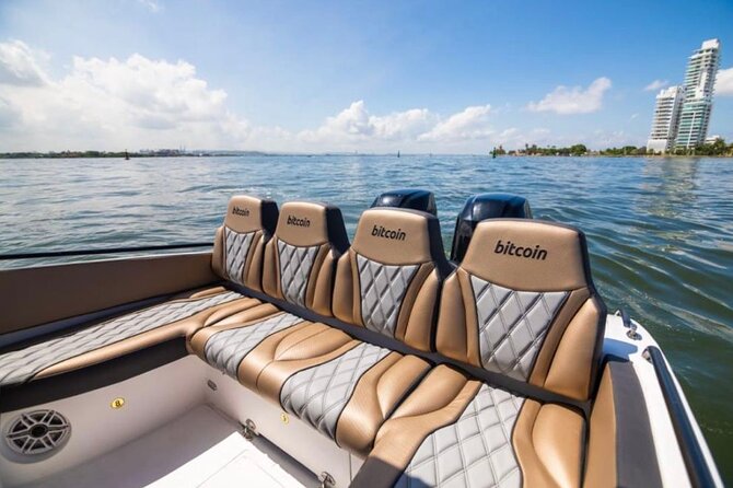 Boat Rental In Cartagena For 8 People - Included Amenities