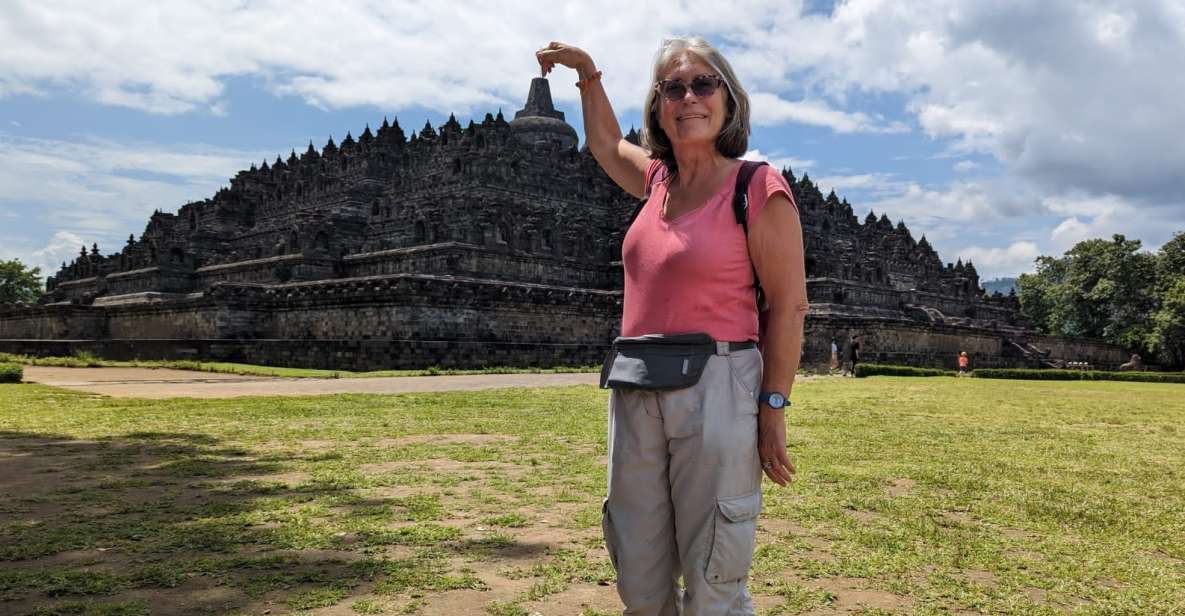 Borobudur Temple & Rice Terrace Walking to Selogriyo Temple - Visiting Selogriyo Hidden Temple