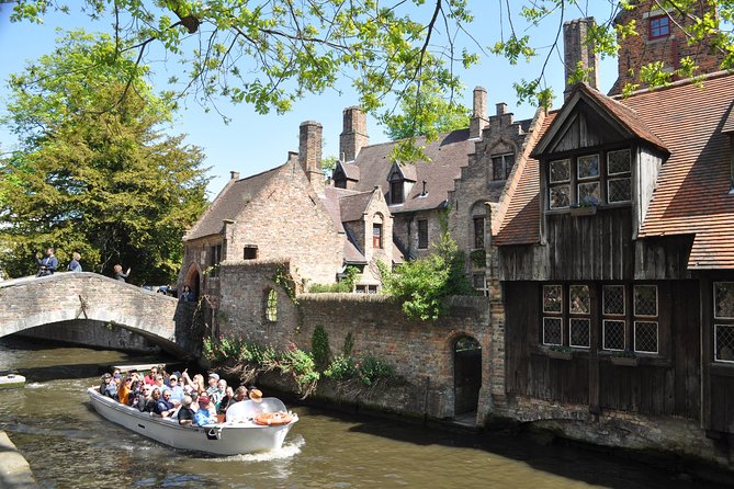 Bruges by Bike, Secret Corners, Street Art and Chocolate! - The Vibrant Street Art Scene