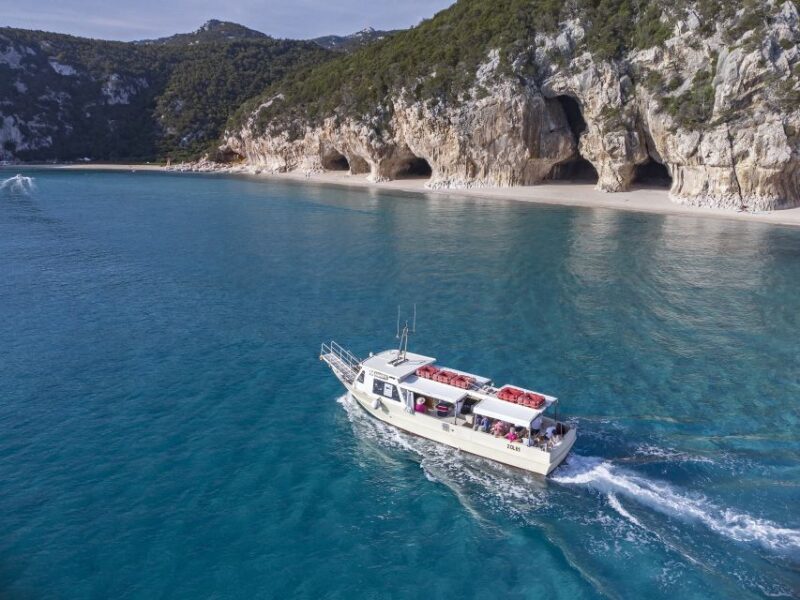 Cala Gonone: Guided Boat Tour to Cala Luna Beach - Boat Details and Itinerary