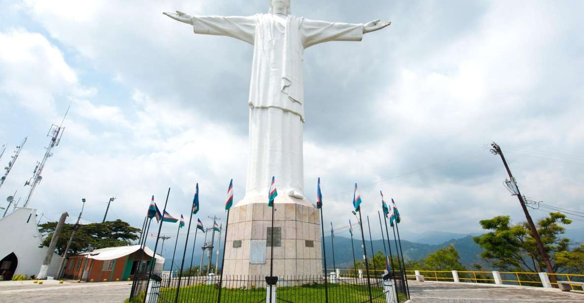 Cali: Cristo Rey, Tertulia Museum & Downtown Cali City Tour - San Antonio Experience