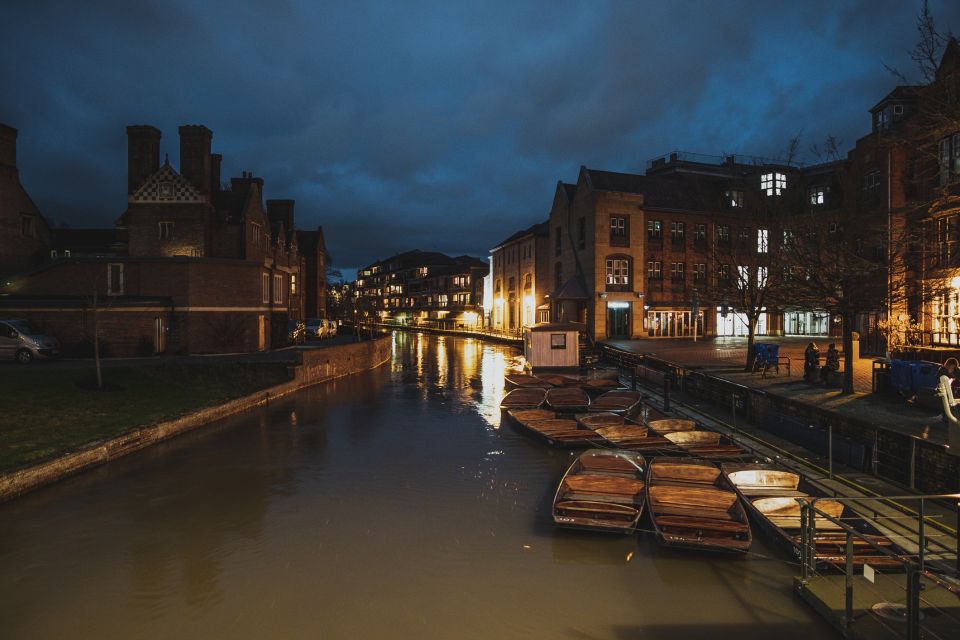 Cambridge: Ghost Tour Led by University Alumni Guide - Experience and Content