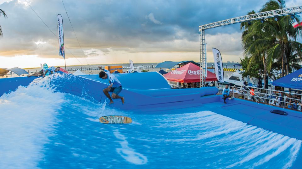 Cancun: Flowrider Surfing Experience - Safety and Guidance on the FlowRider