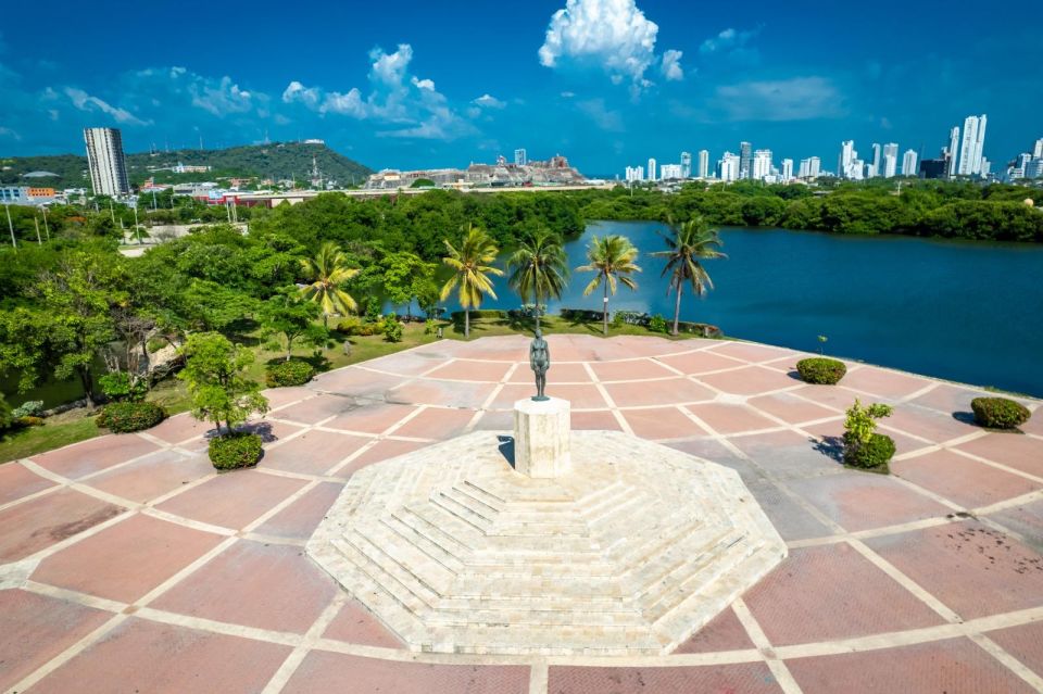 Cartagena: City Tour From Sea to Land | City Tour+Navigation - Historic Center Walking Tour