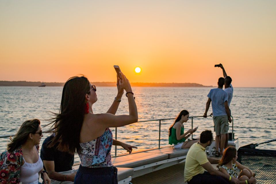 Cartagena De Indias: 2-Hour Sunset Cruise - Experience the Scenic Views