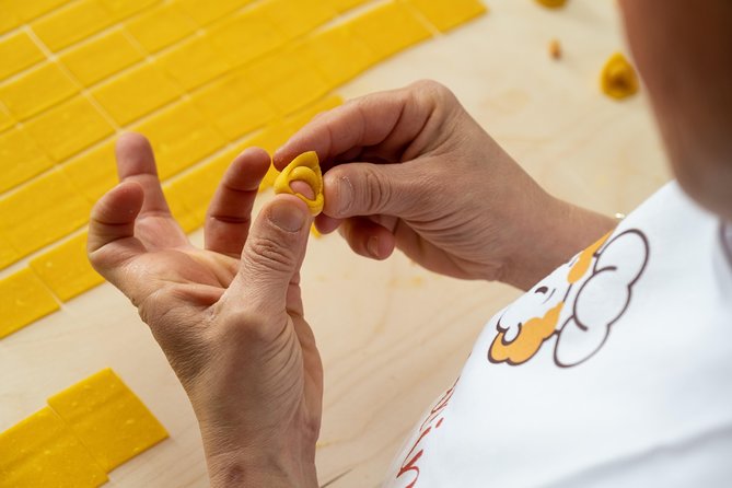 Cesarine: Small Group Pasta and Tiramisu Class in Bologna - Meeting Point and Additional Info