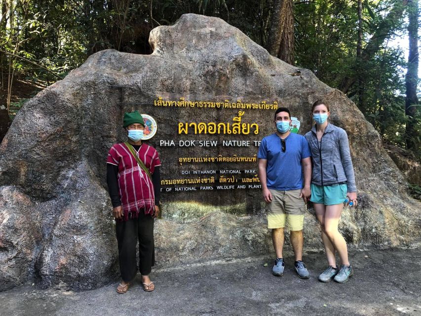 Chaing Mai: Private Trekking at Doi Inthanon and Pha Chor - Significance of the Pagodas