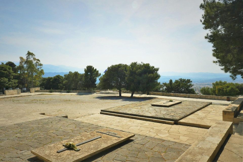 Chania Highlights: Venizelos, Stavros, Agia Triada & Marathi - Relaxing at Stavros Beach