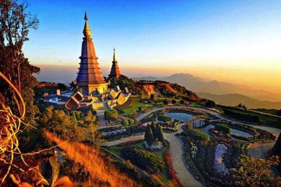 ChiangMai: Doi Inthanon National Park&mini-trek to Waterfall - Grand Pagoda Nabhapolbhumisiri Visit