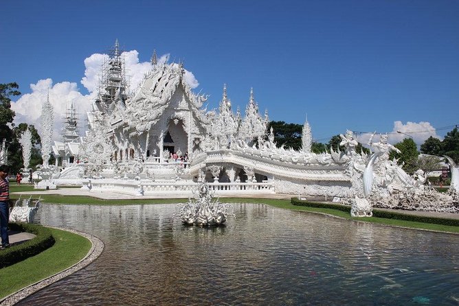 Chiangrai Oneday From Chiangmai!! White Temple+Black+Blue + (Longneck Village) - Travel and Pickup Details