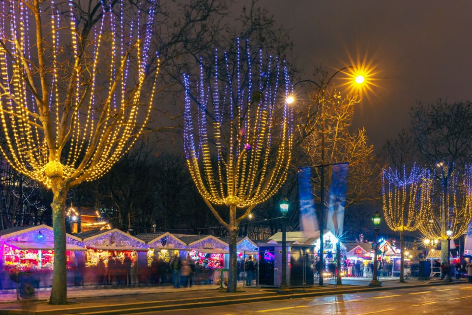 Christmas Exploration of Paris Walking Tour - Experience Features