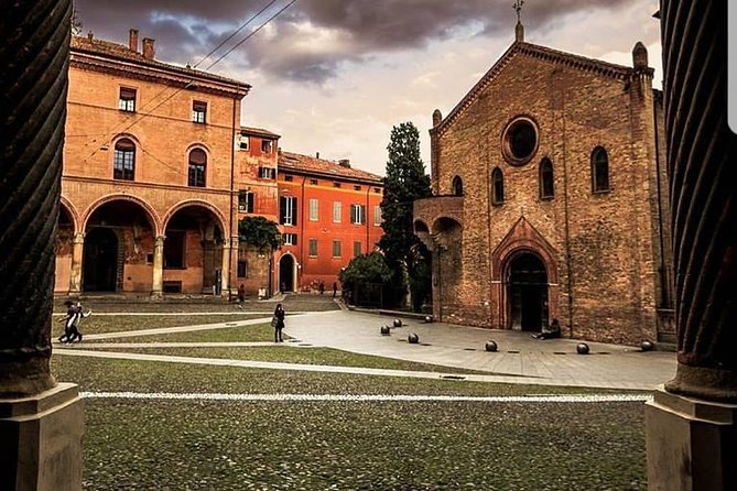 Classic Walking Tour Bologna - Booking Details