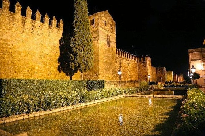 Cordoba Old Town Evening Walking Tour - Strolling the Jewish Quarter