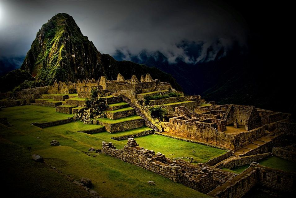 Cusco: City Tour Cusco Sacred Valley and Machu Picchu 4 Days - Awestruck at Machu Picchu