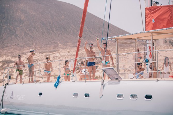 Day Sail to La Graciosa - Included Amenities